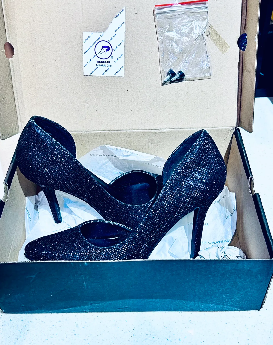 🍓BRAND NEW in Box Le Chateau Elegant High Heels image indicator(2)