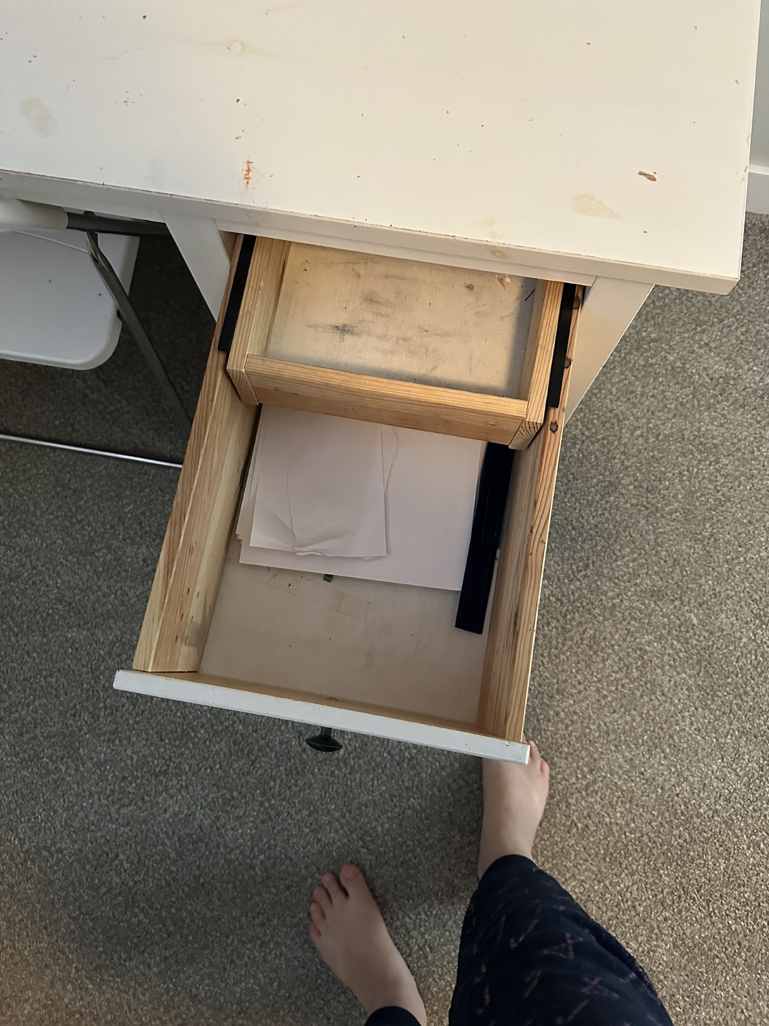 Desk and chair - photo 2