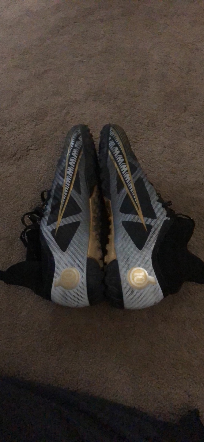 Soccer indoor shoes