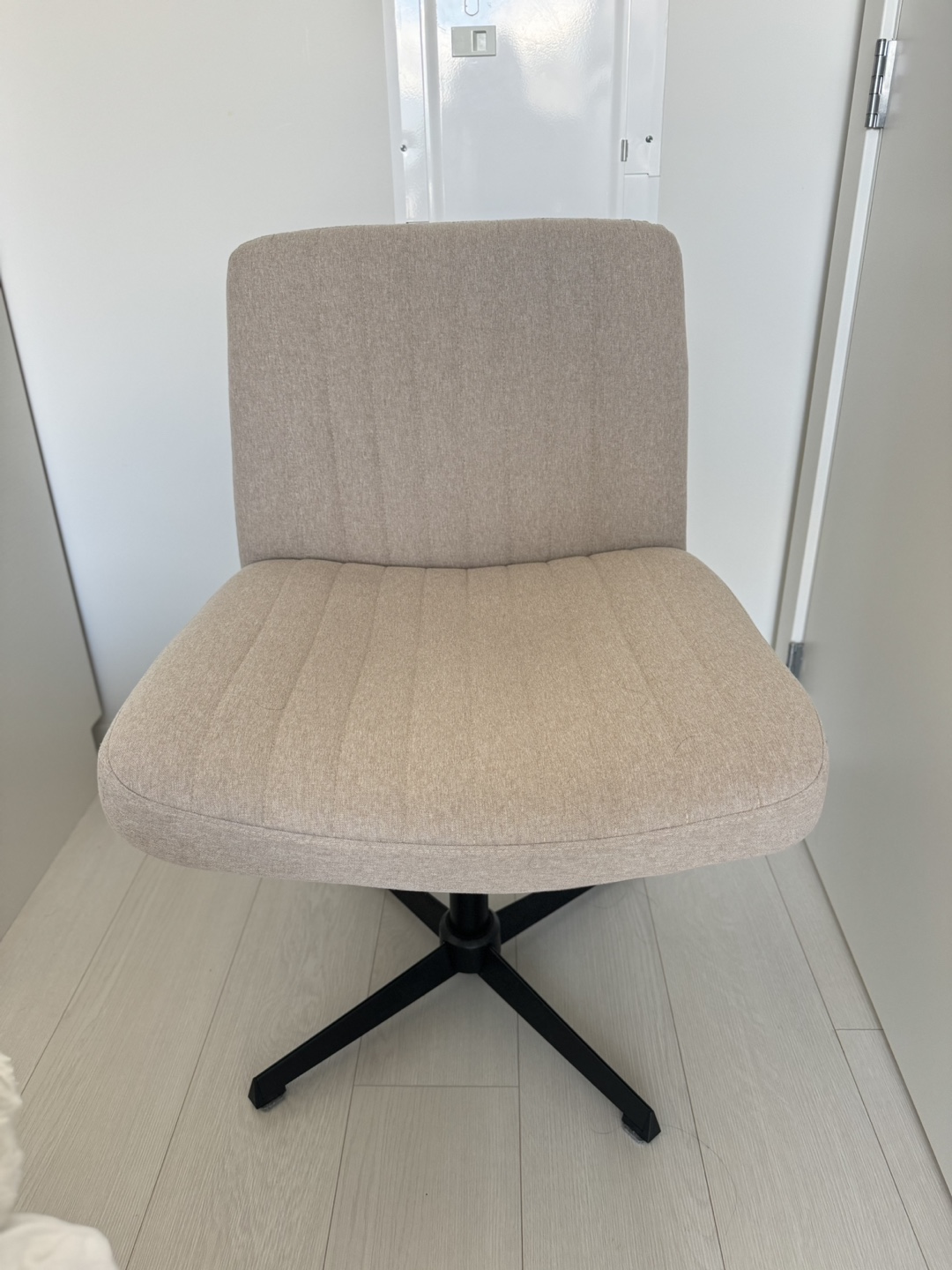 Beige Swivelling Desk Chair