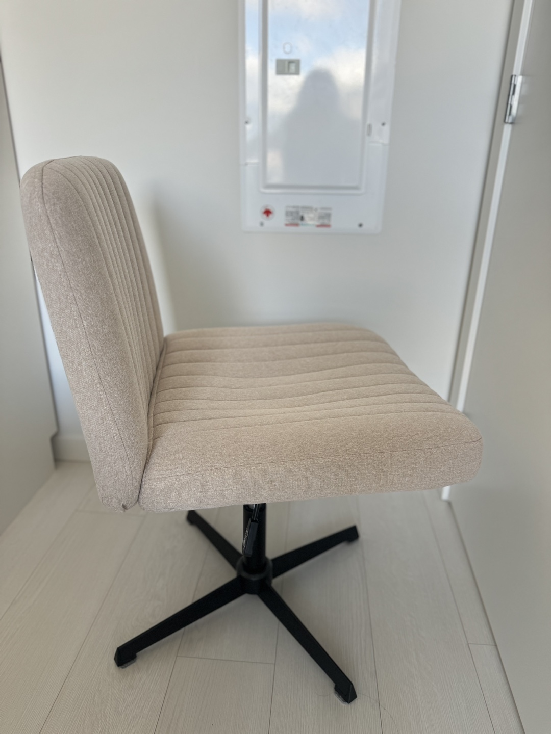 Beige Swivelling Desk Chair - photo 2