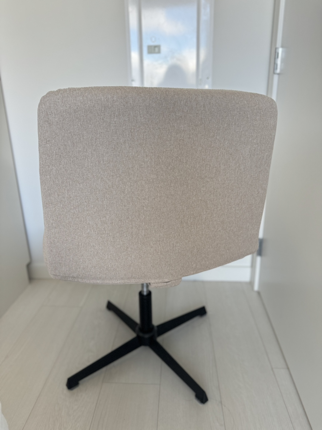 Beige Swivelling Desk Chair - photo 3