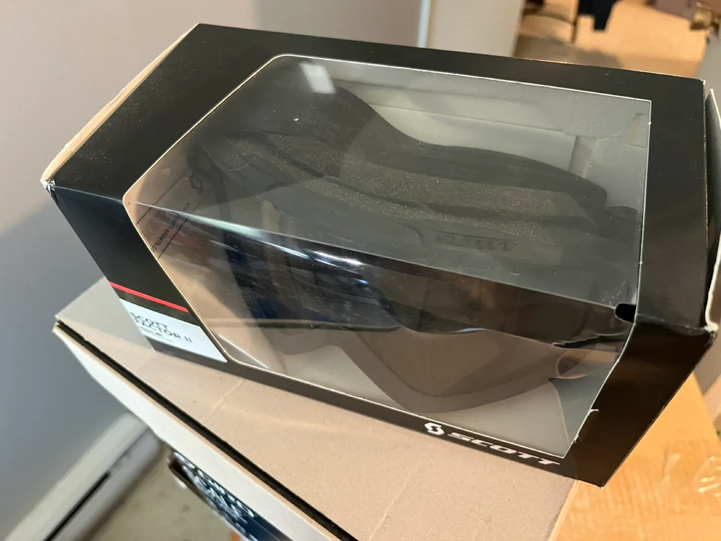 Giro snowboard Helmet and Scott goggles new image indicator(5)