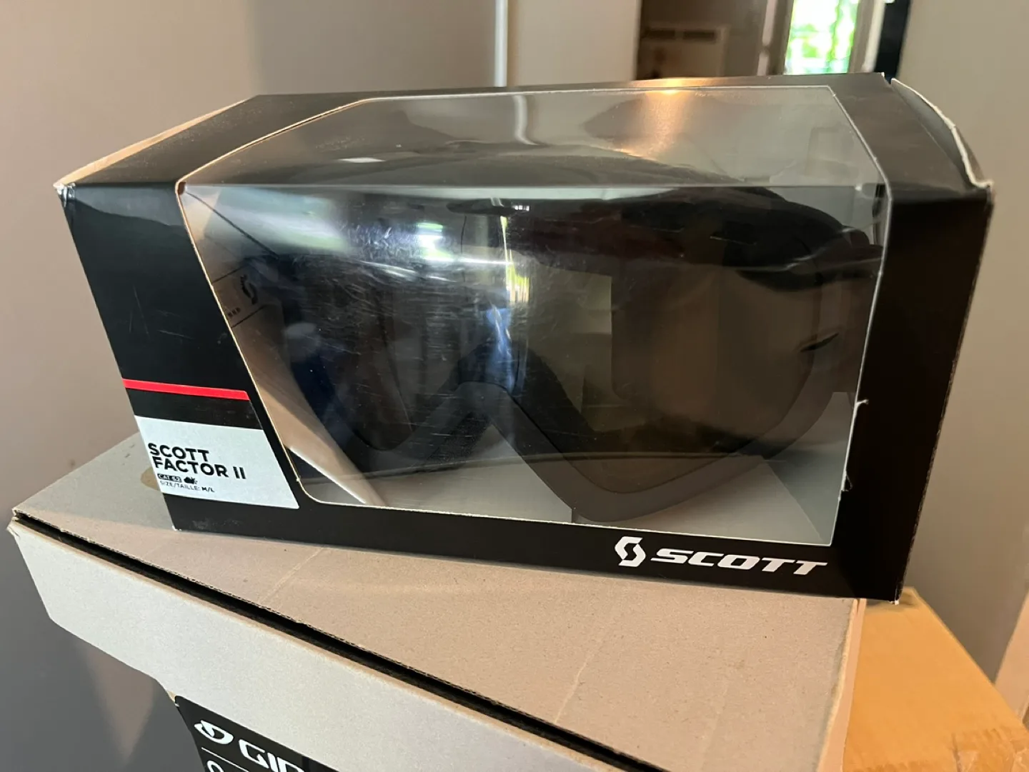 Giro snowboard Helmet and Scott goggles new image indicator(6)