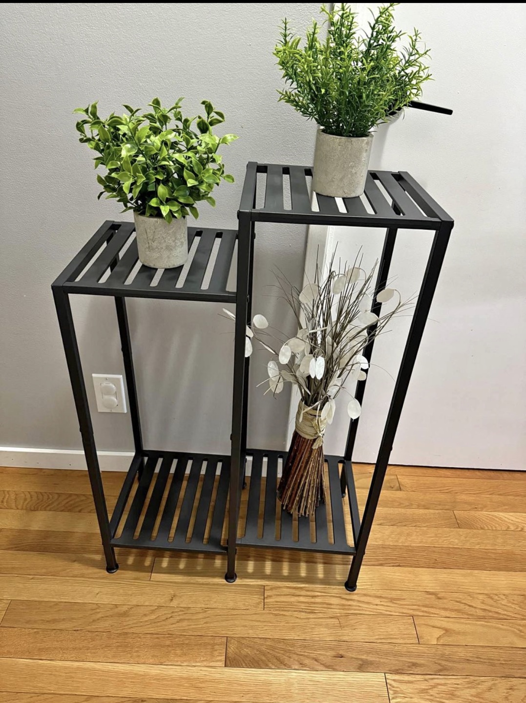 Plant stand i have in white color brand new