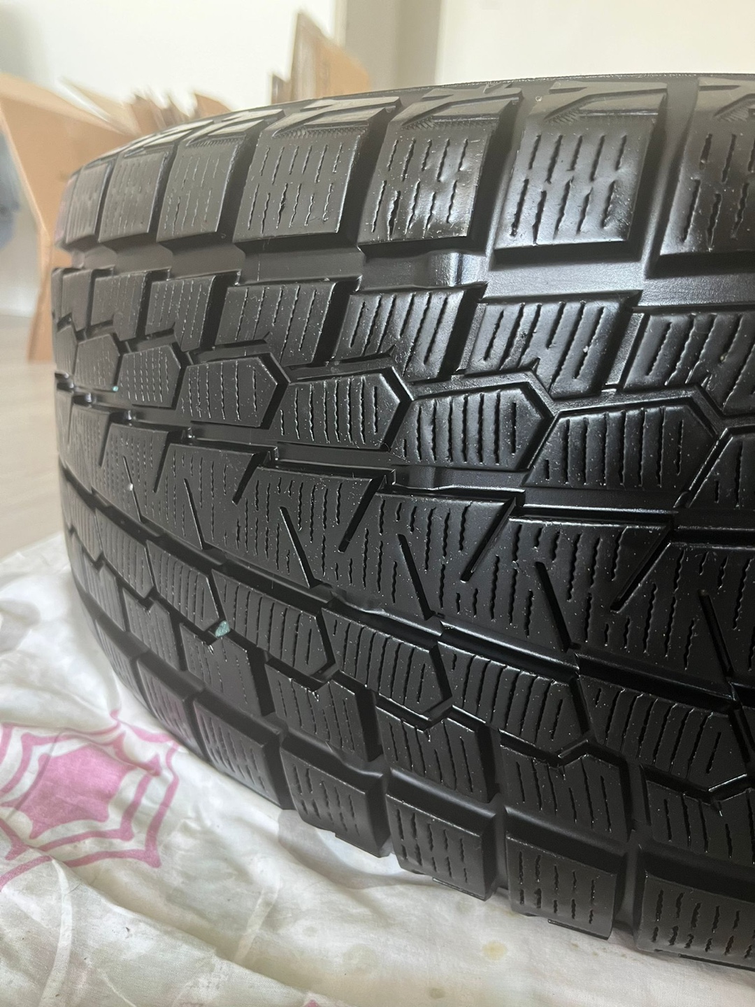 Set of 4 Yokohama Winter Tires - photo 2