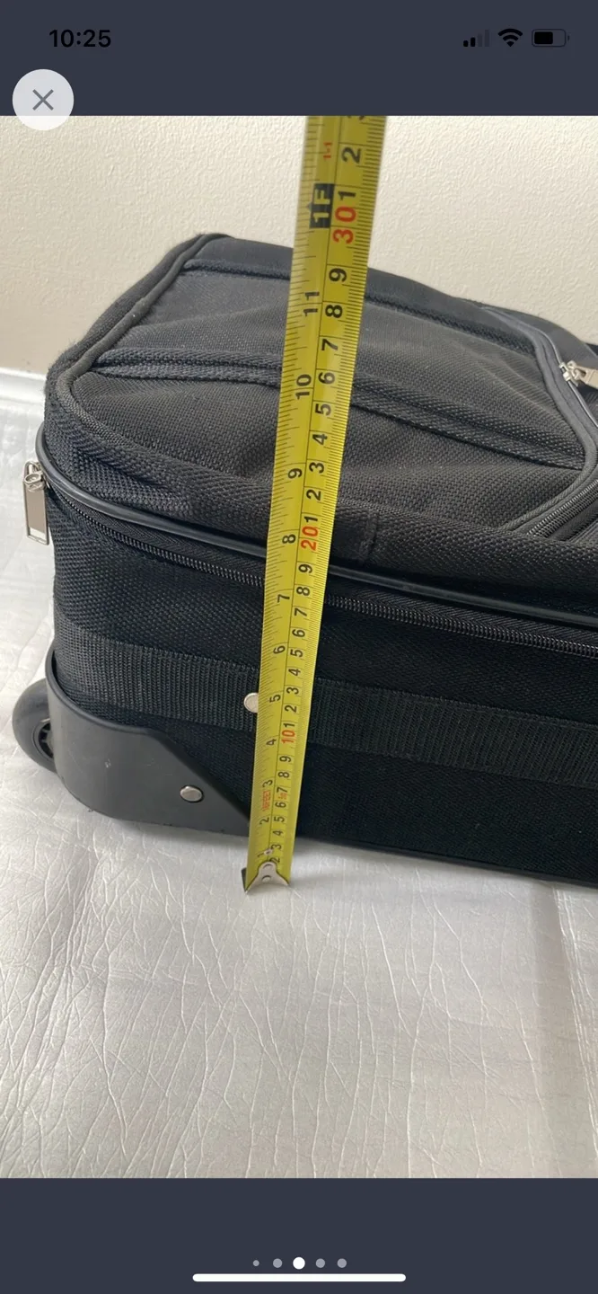 BUGATTI Carry-on Luggage with Wheels image indicator(7)