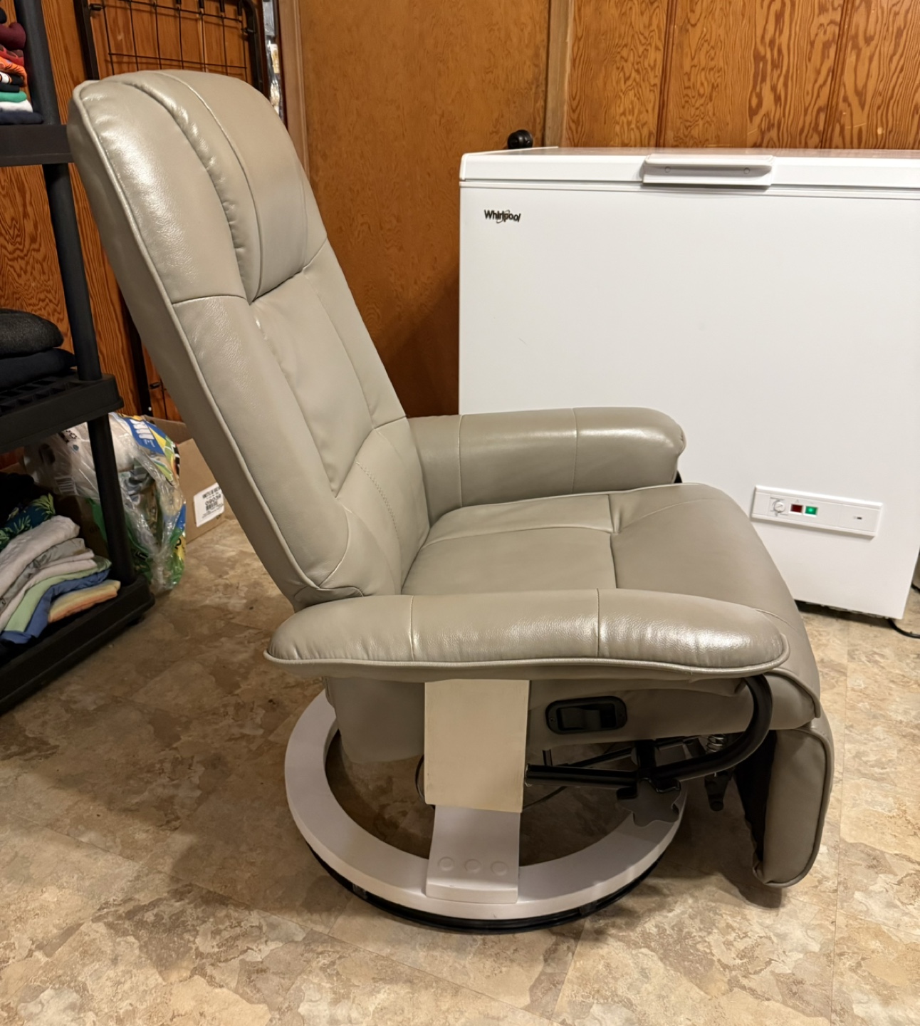 Swivel Recliner Chair - photo 3