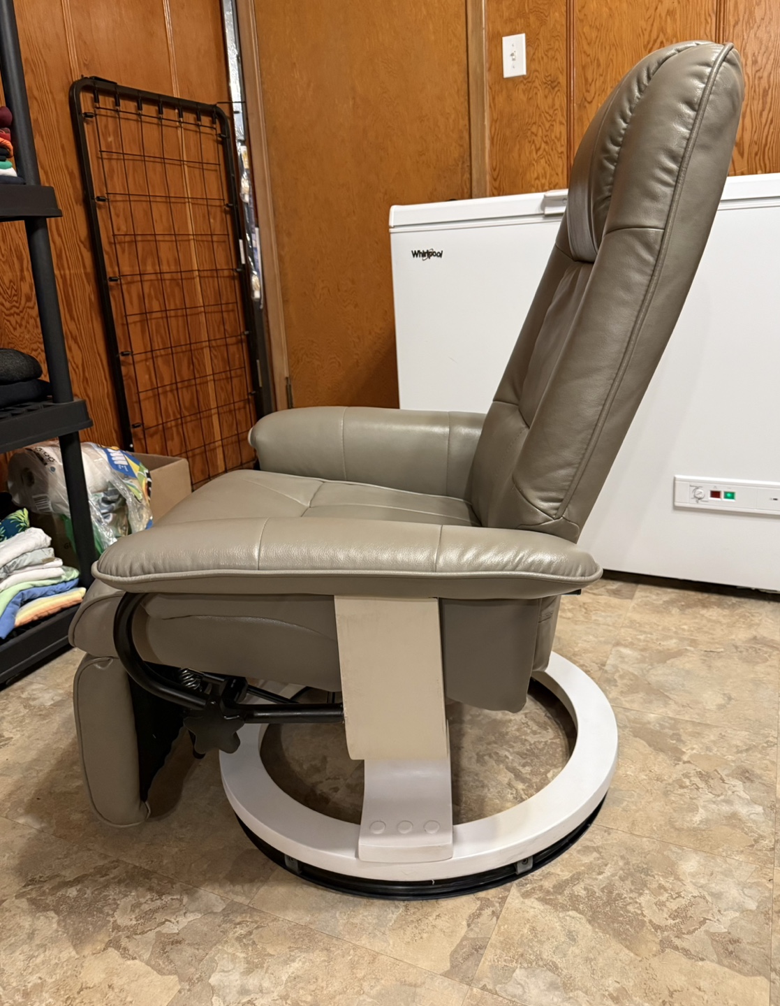 Swivel Recliner Chair - photo 4