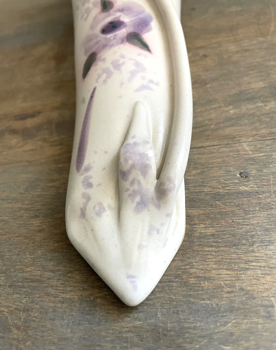 Floral Art Pottery Wall Pocket image indicator(4)