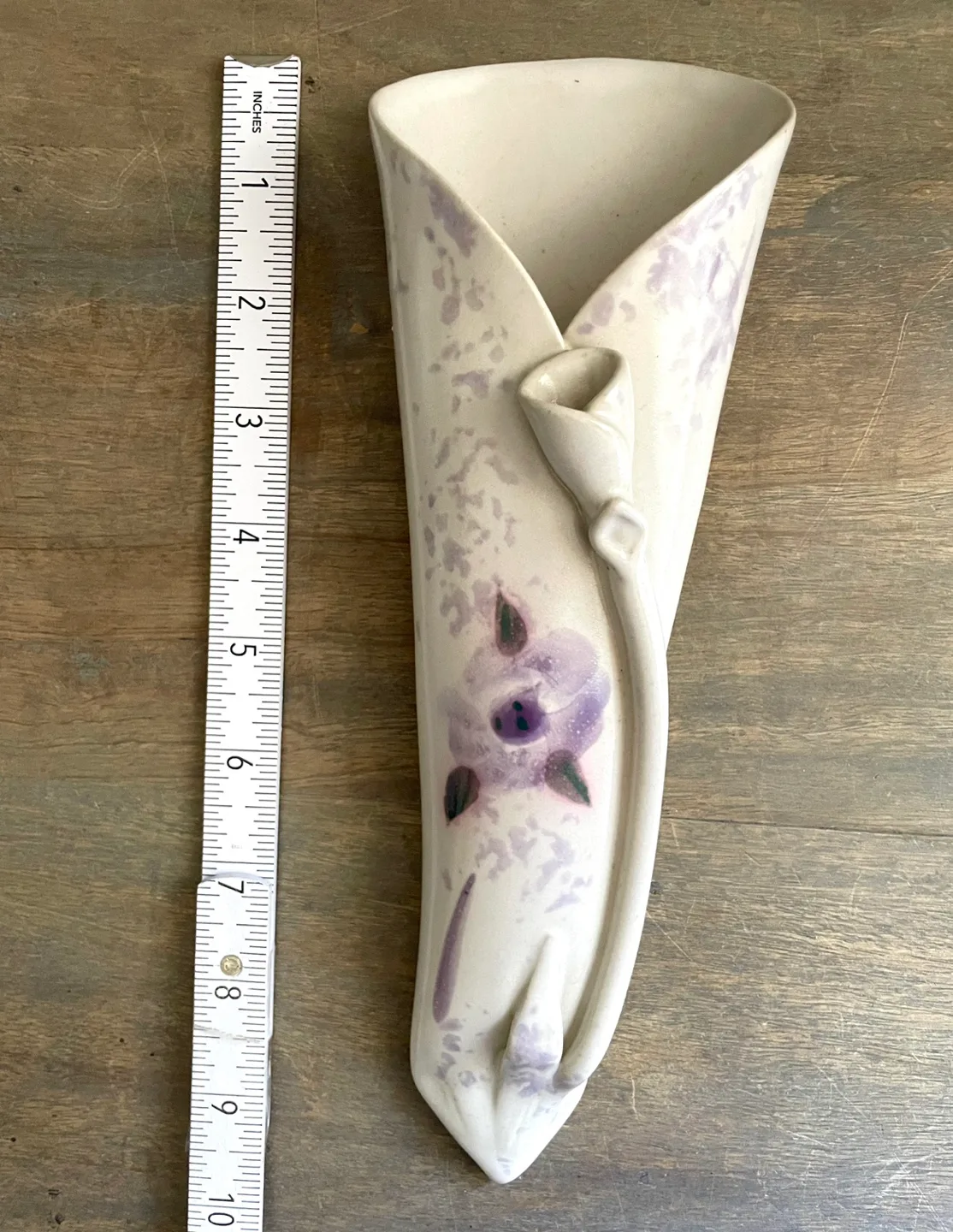 Floral Art Pottery Wall Pocket image indicator(6)