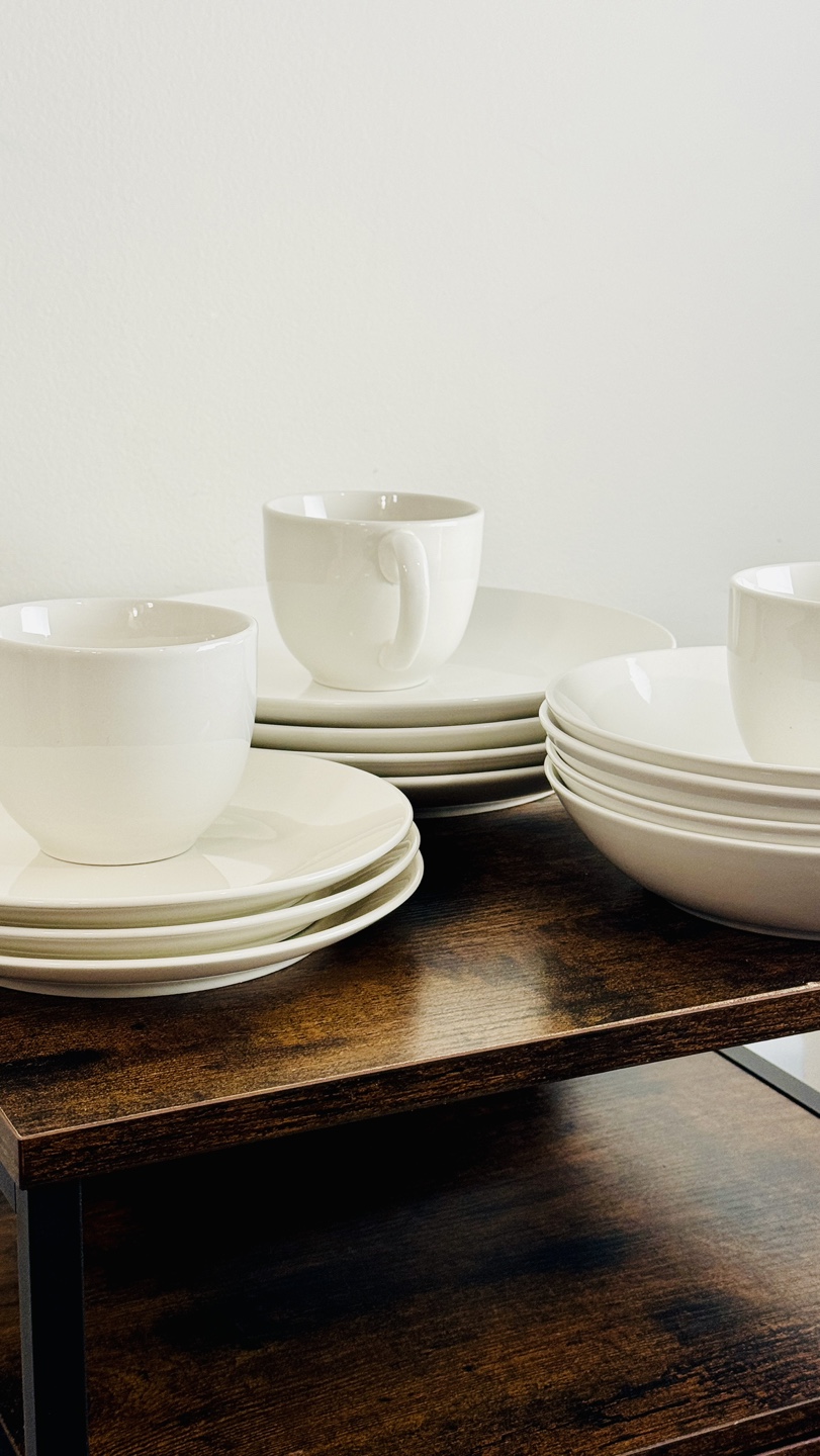 White Dinnerware Set - photo 2