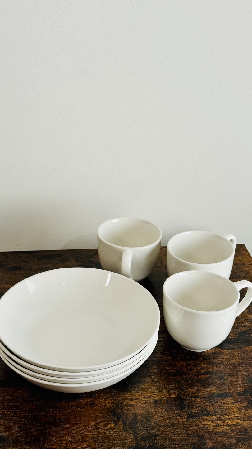 White Dinnerware Set - photo 3