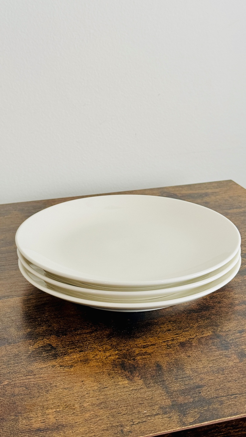 White Dinnerware Set - photo 5