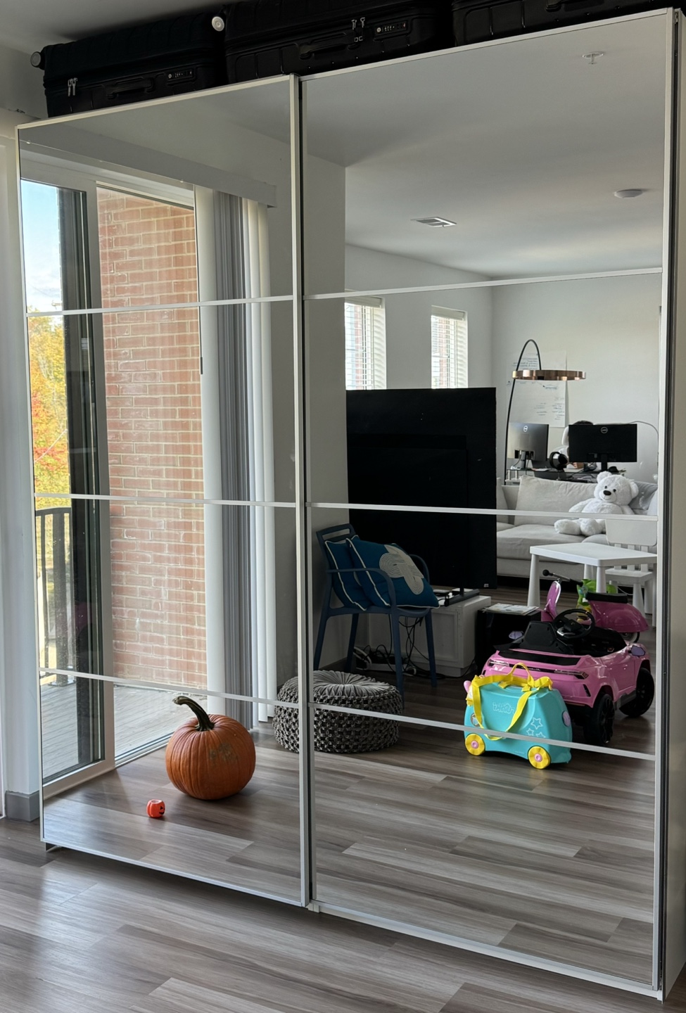 IKEA Pax - White mirrored sliding door closet - photo 2