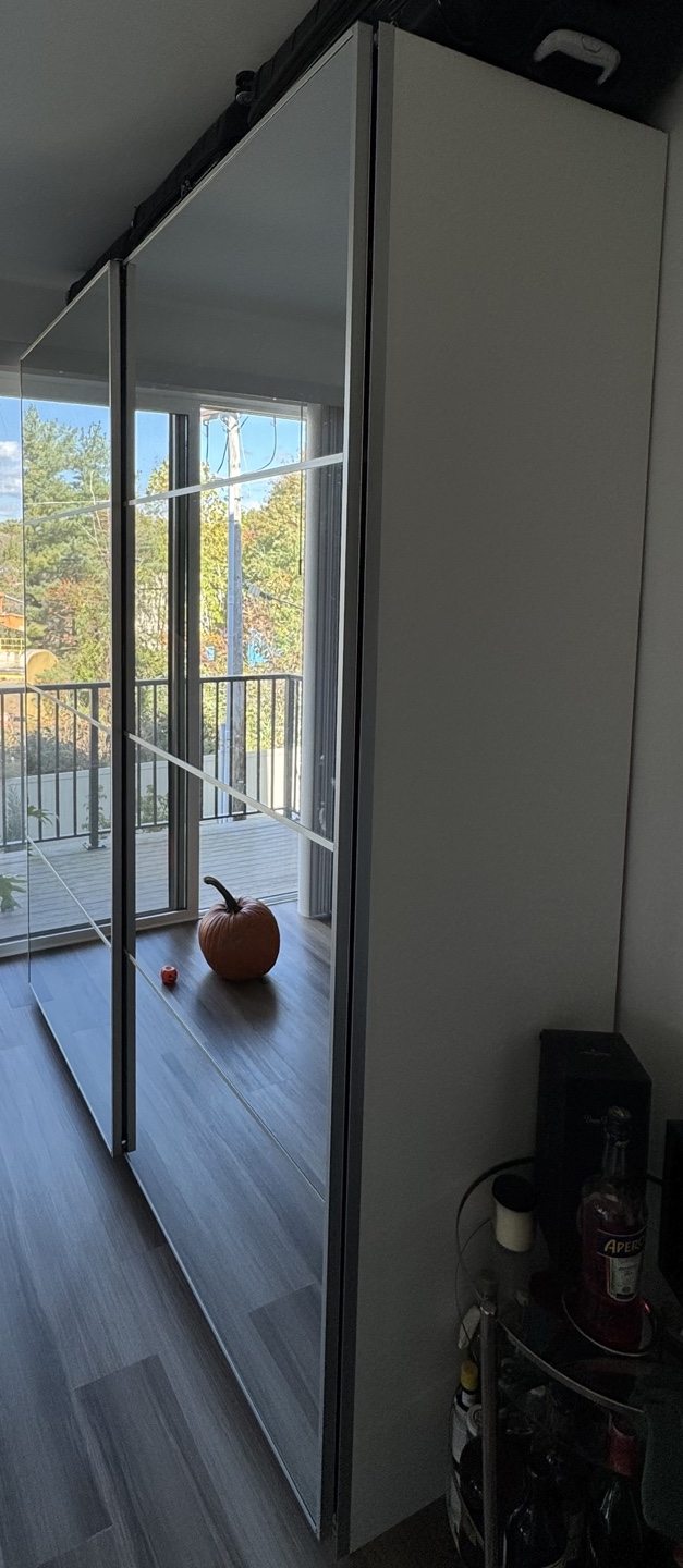 IKEA Pax - White mirrored sliding door closet