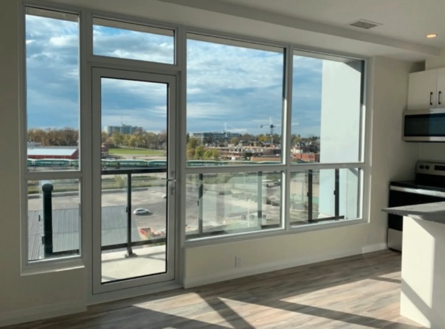 1 Bedroom Condo for Rent image indicator(3)