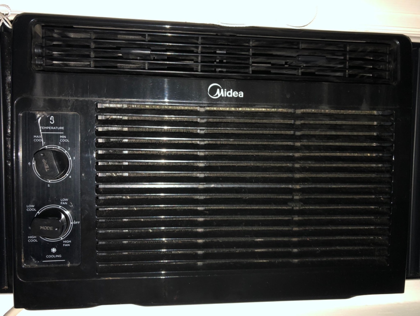 Midea Window Air Conditioner - photo 2