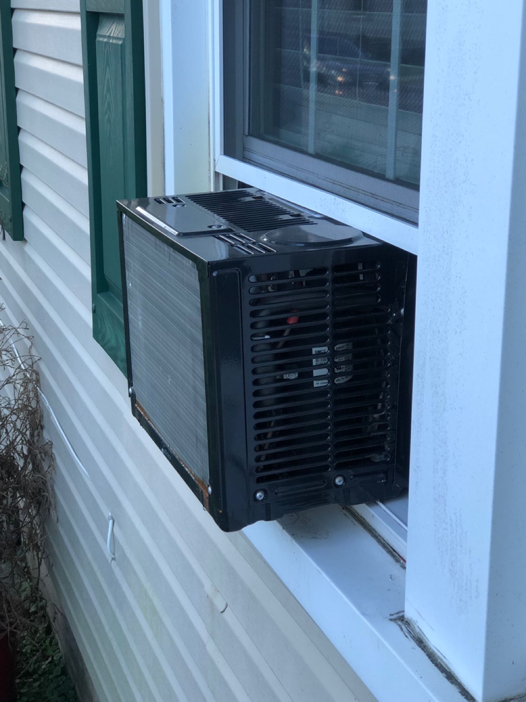 Midea Window Air Conditioner - photo 3