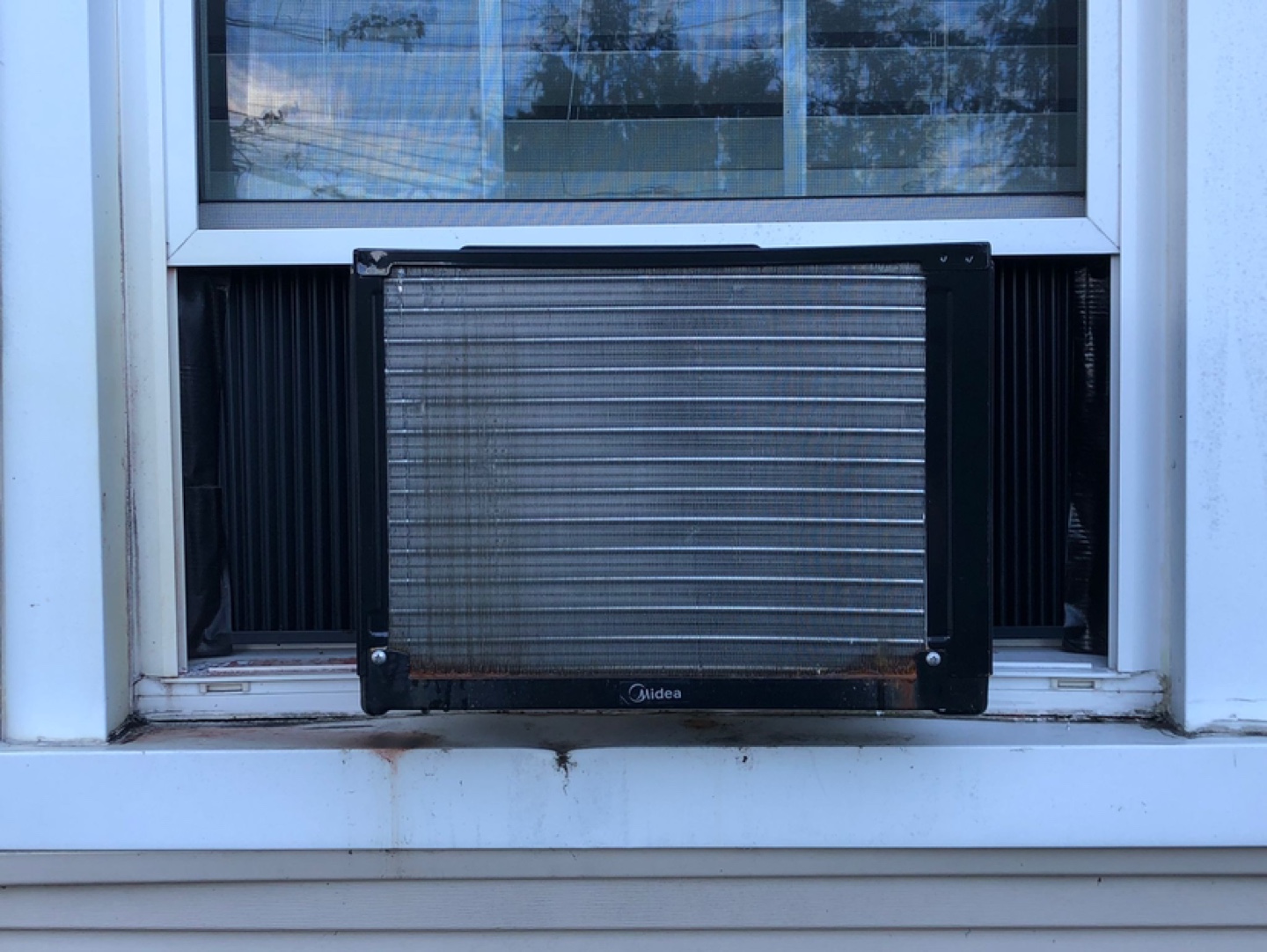 Midea Window Air Conditioner - photo 4