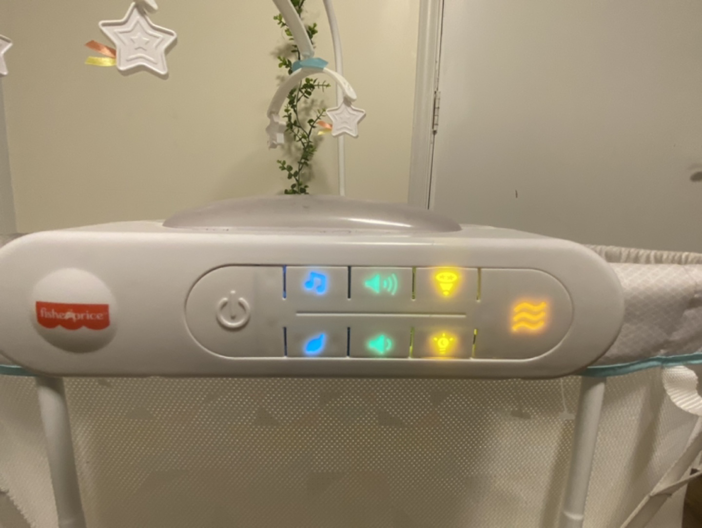 Fisher-Price Soothing Motions Bassinet - photo 2