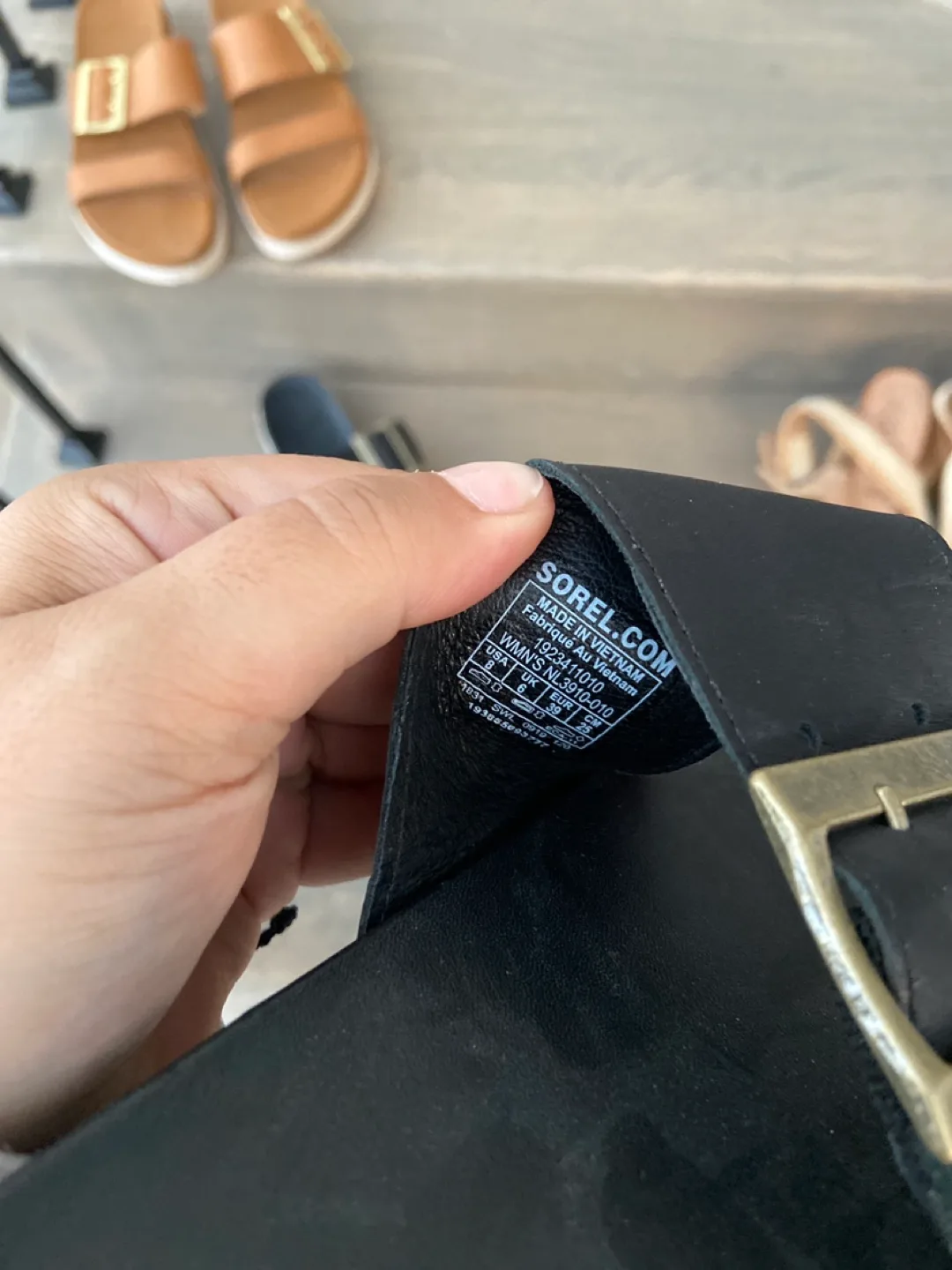 Sorel Black Buckle Sandals Never Worn Brand new image indicator(3)