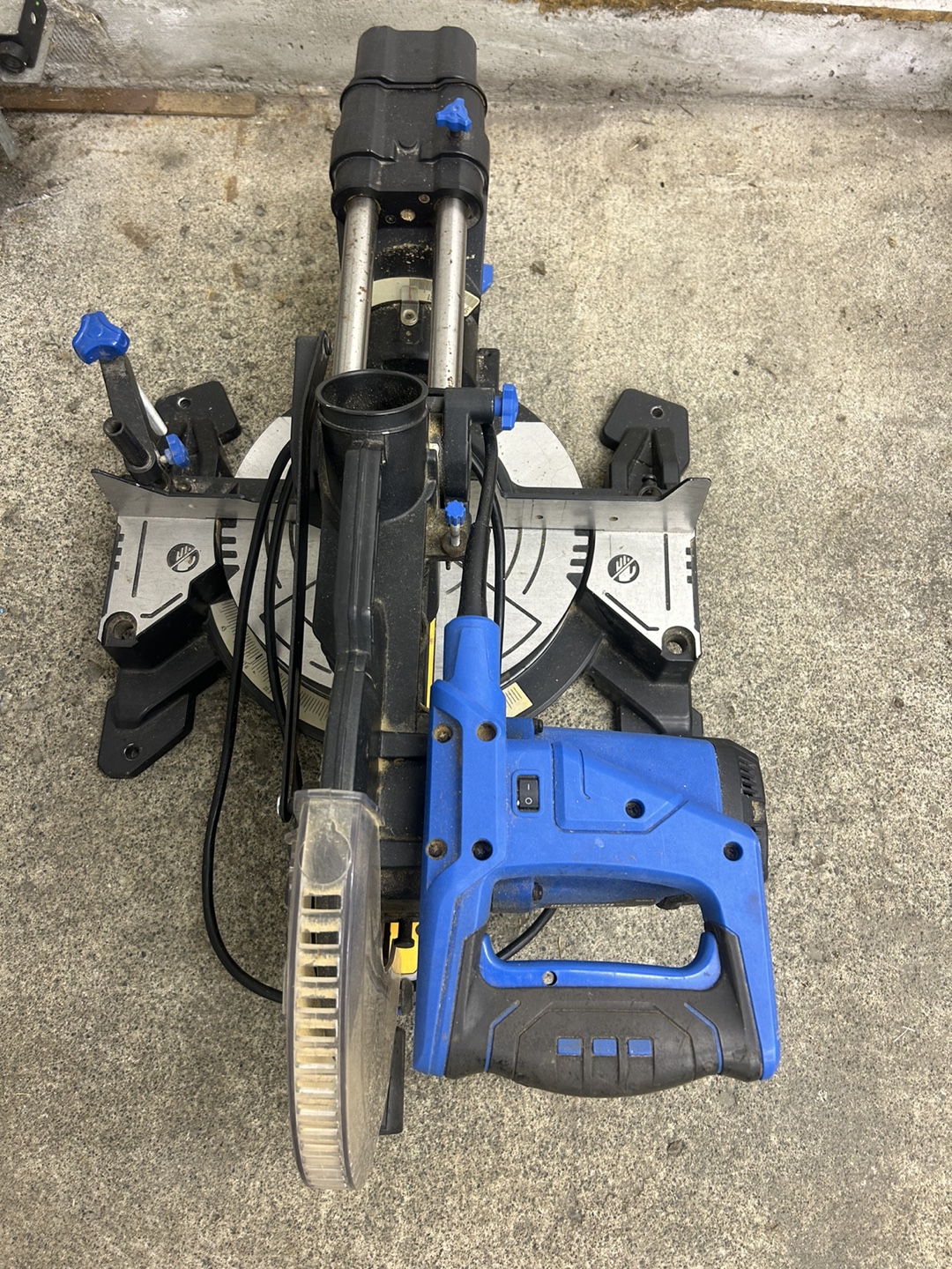 Mastercraft 10-Inch Sliding Compound Miter Saw - photo 2