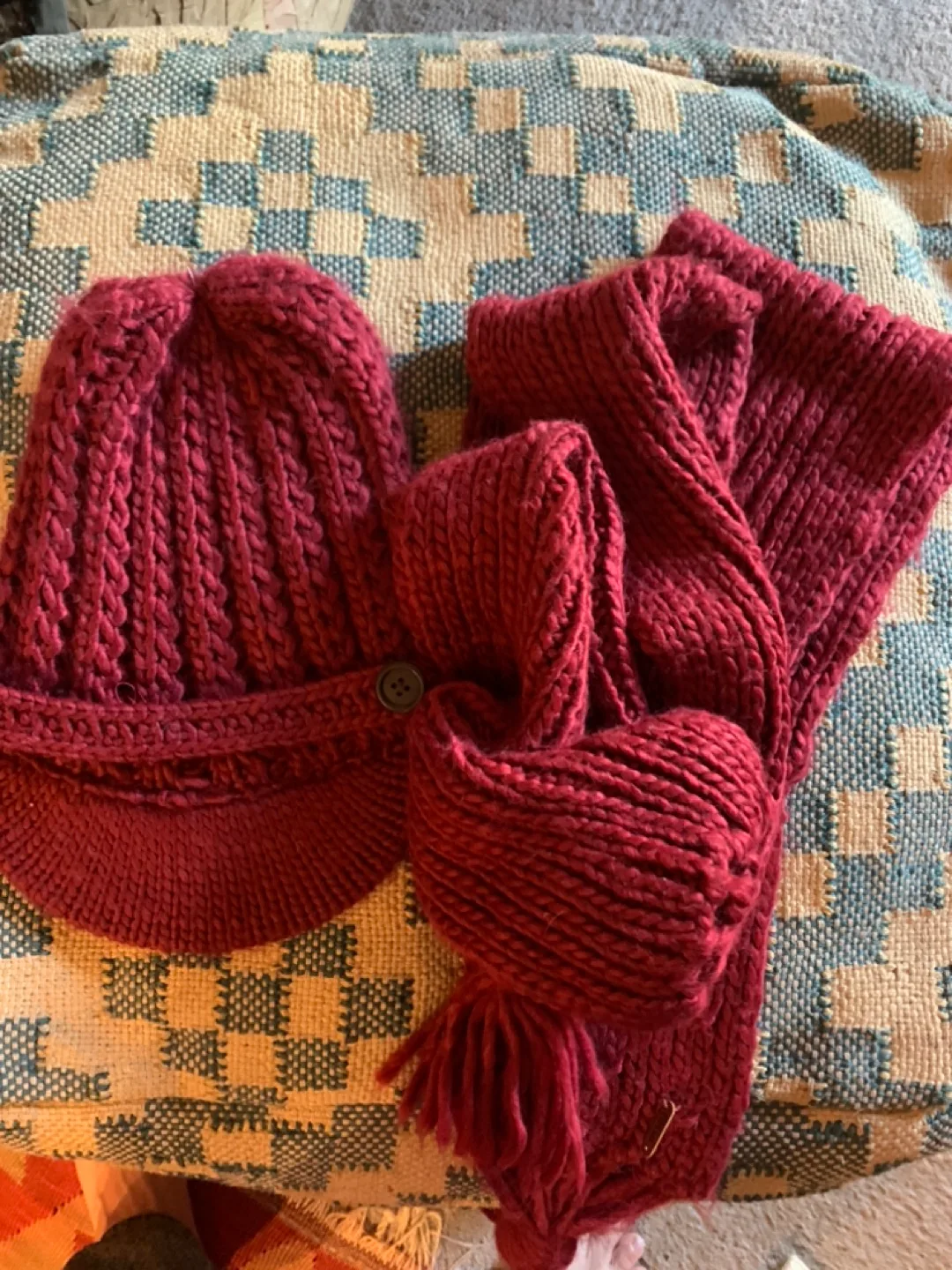 Fossil Burgundy Knit Hat and Scarf Set image indicator(5)