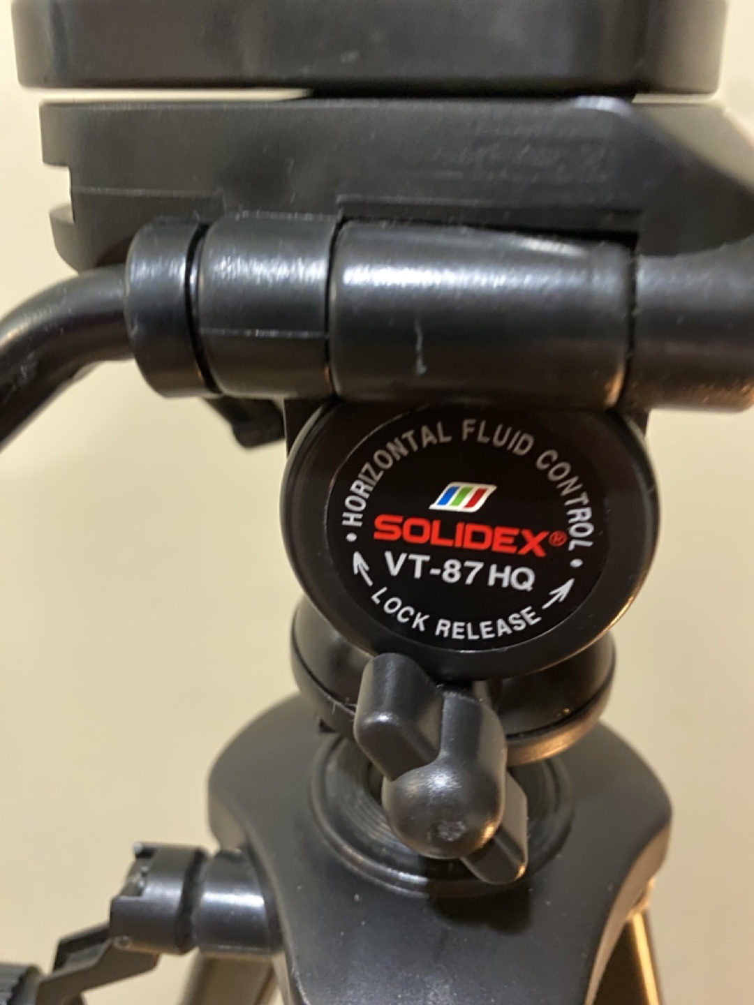 Aluminum tripod with case - photo 3