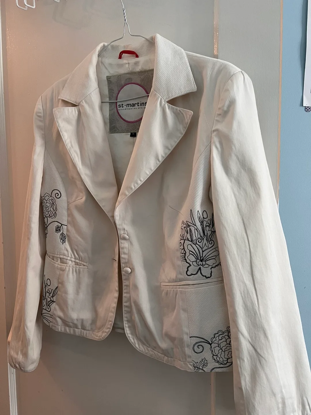 2 Women's Blazers - Size M image indicator(7)