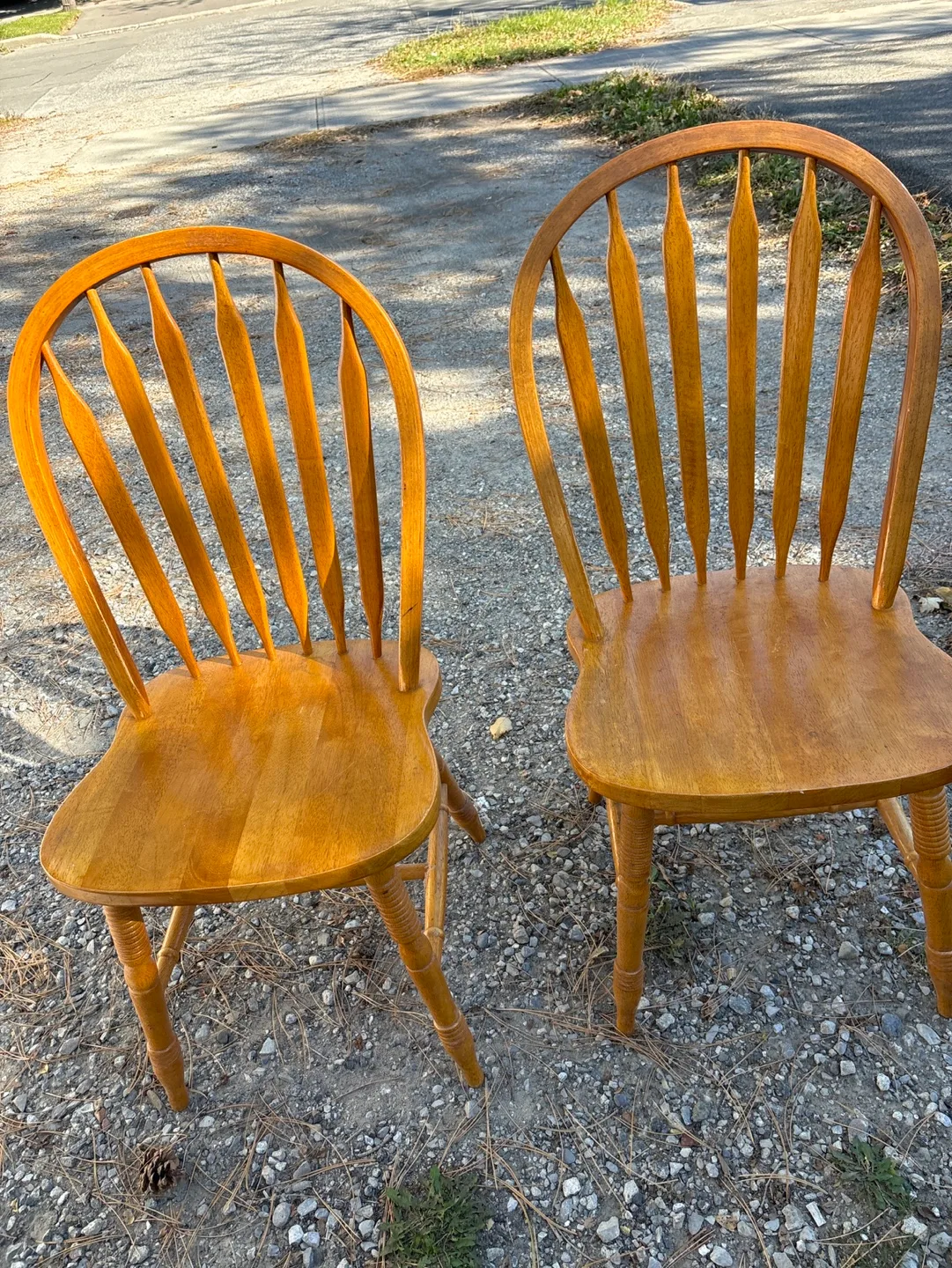 Set of 2 Wooden Chairs 🧡 thumbnail
