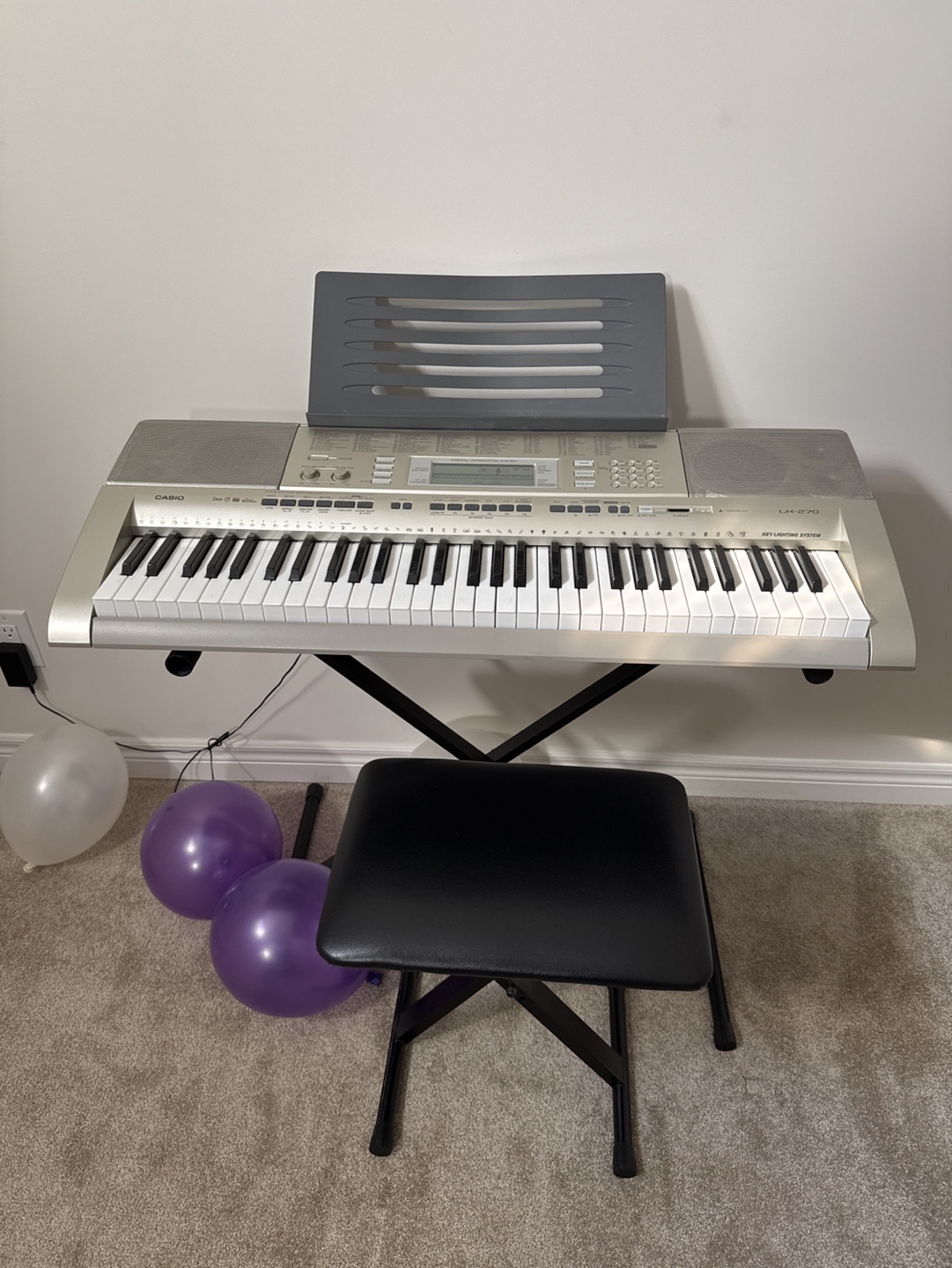 Casio LK 270 Keyboard with Stand and Bench Karrot