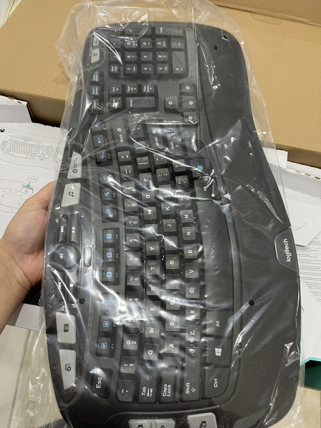 Logitech Wireless Keyboard and Mouse Combo - photo 3