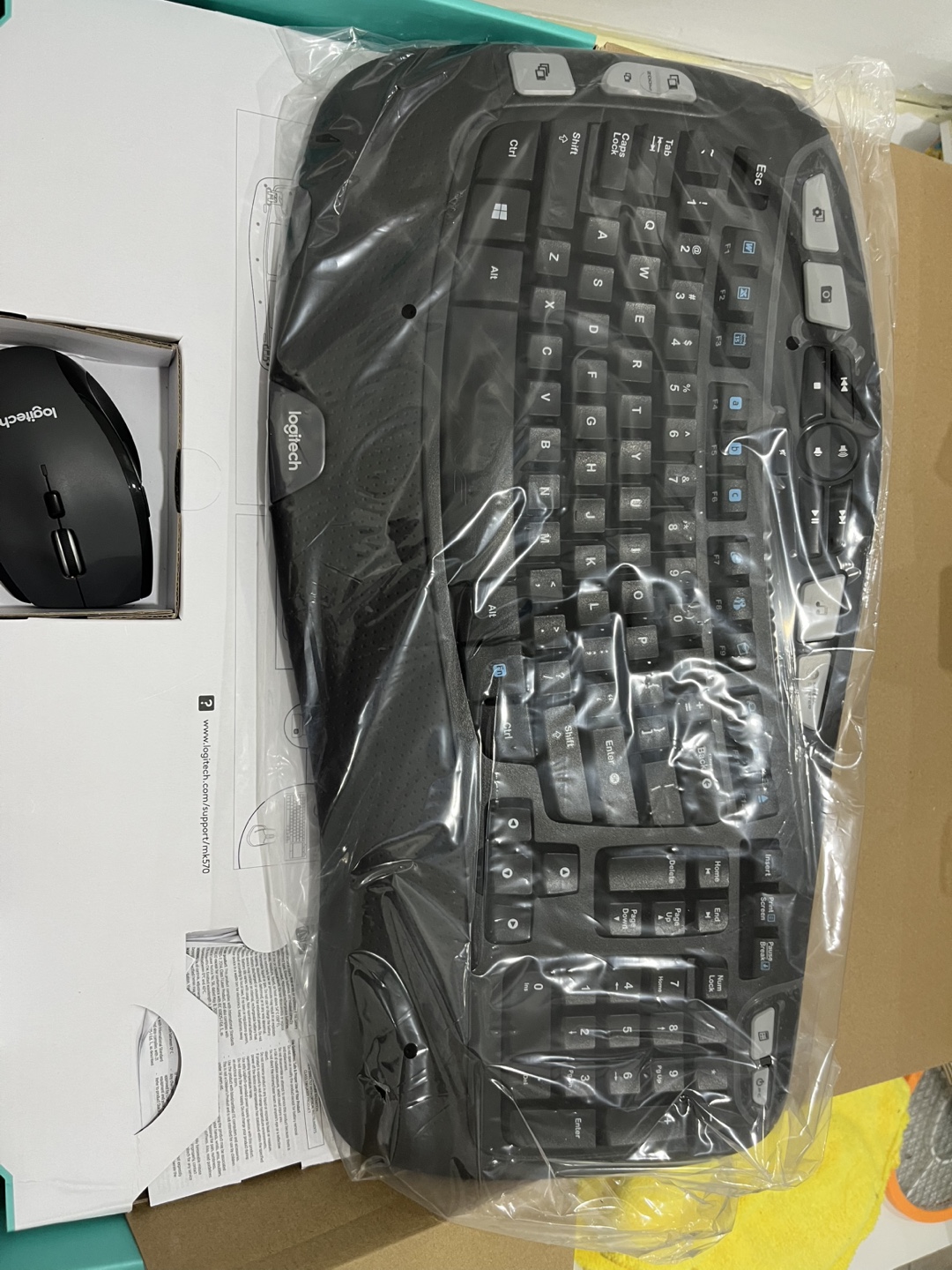 Logitech Wireless Keyboard and Mouse Combo - photo 2