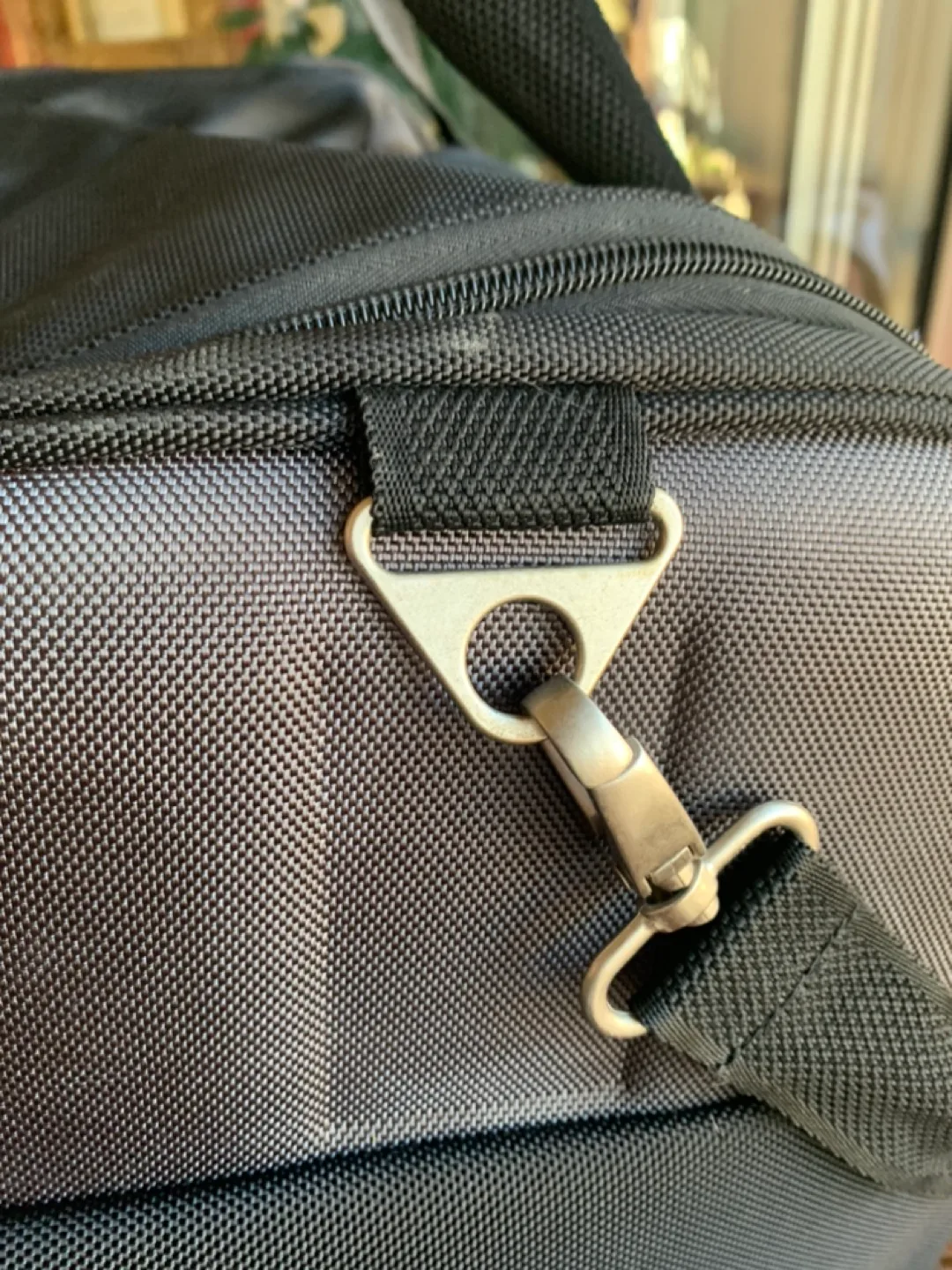 SwissGear Black Carry-on Duffle Bag with Lock image indicator(3)