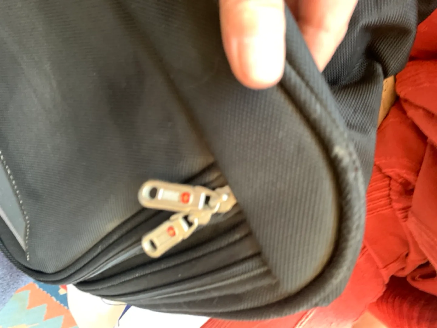 SwissGear Black Carry-on Duffle Bag with Lock image indicator(9)