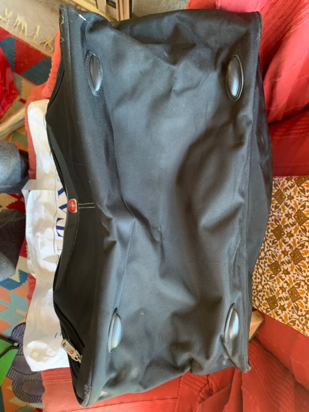 SwissGear Black Carry-on Duffle Bag with Lock image indicator(8)