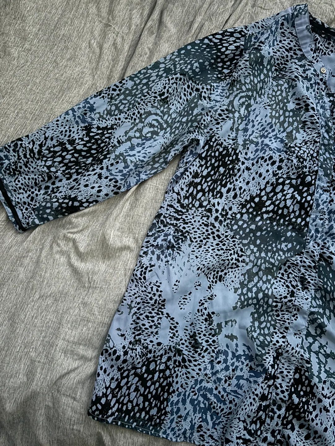 Latin Quarters Blouse, Size XL, Blue Animal Print. image indicator(3)