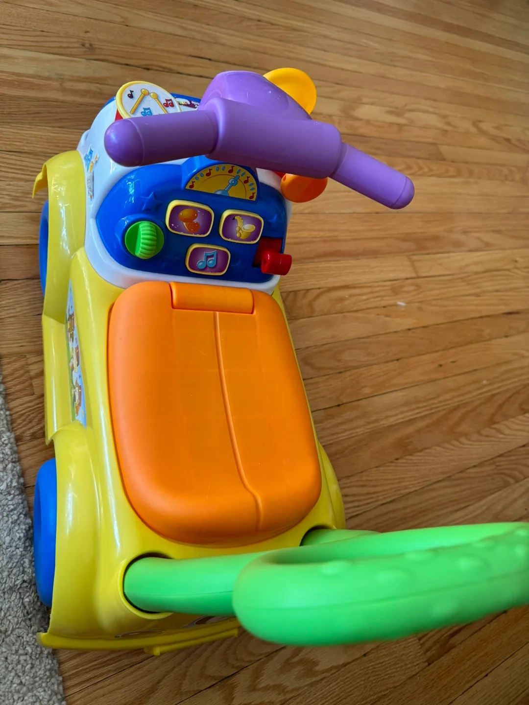 Fisher-Price Laugh & Learn Musical Ride-On image indicator(3)