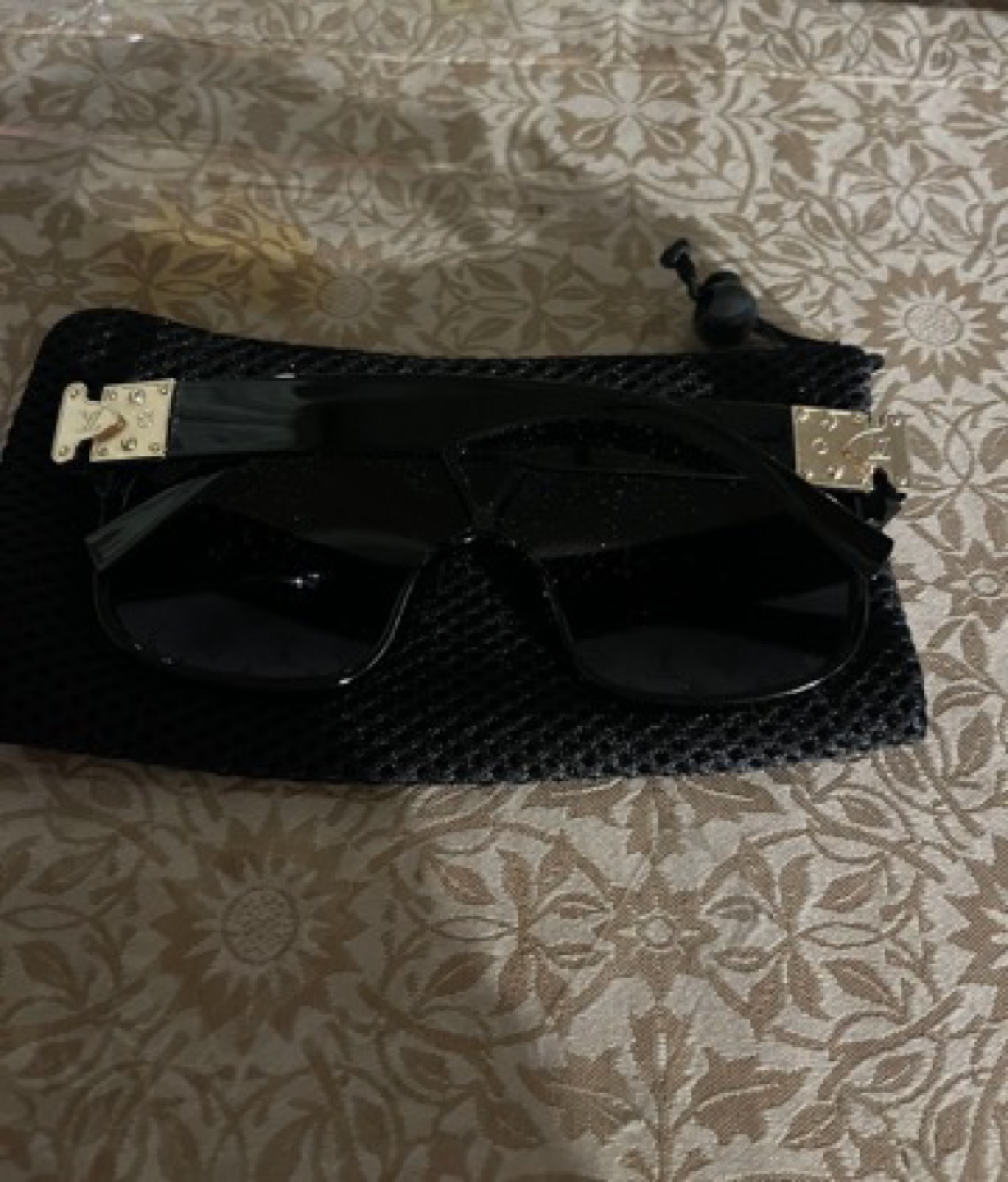 Lv Monogram unisex Sunglasses!!!!! - photo 2
