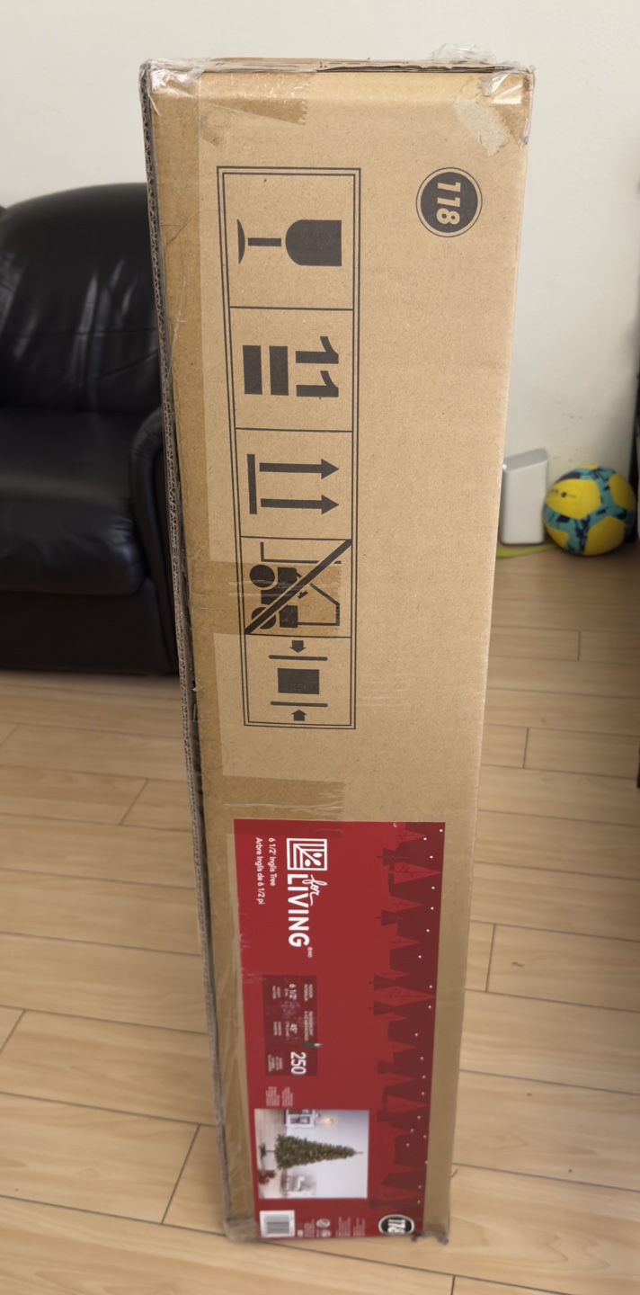 6 ft Pre-lit Artificial Christmas Tree - photo 2