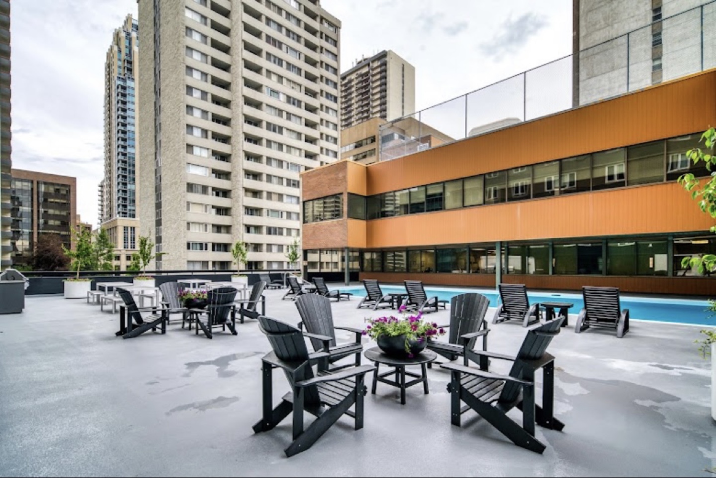 1 Bedroom Condo in Downtown Calgary - photo 4