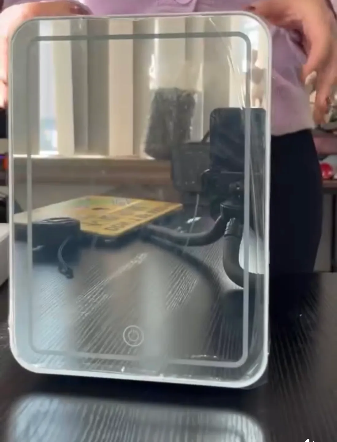 Mini Fridge with Mirror and Light image indicator(2)