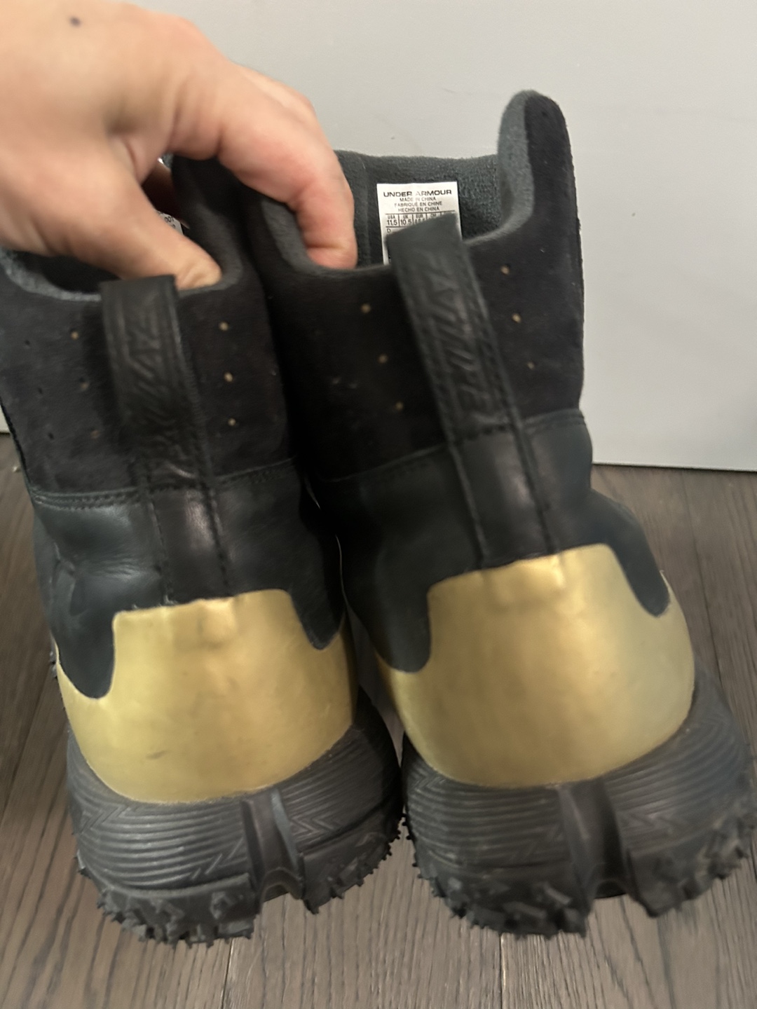 Under Armour Men's Black and Gold Hiking Boots - photo 3