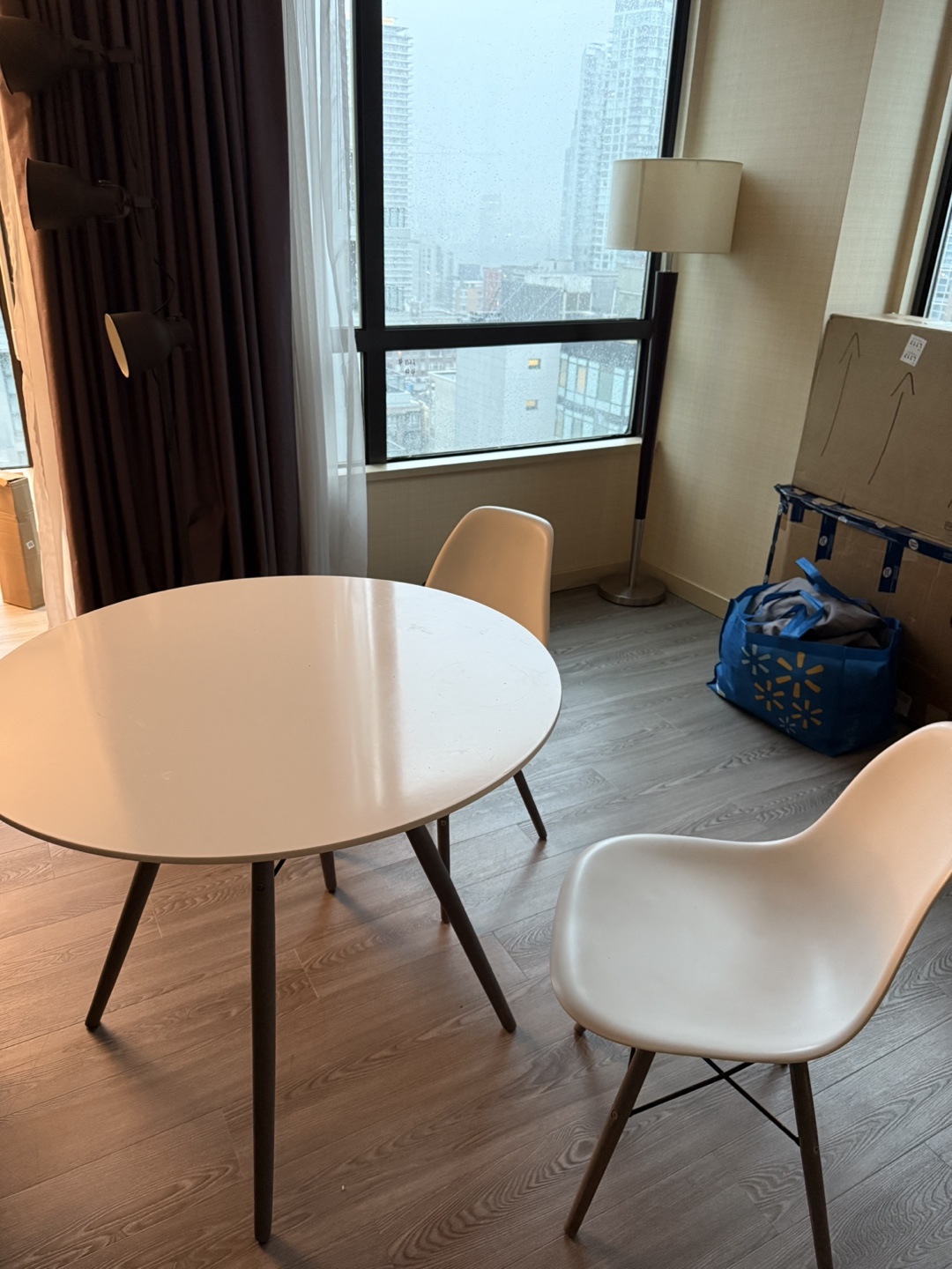White Dining Table and Chairs - photo 5