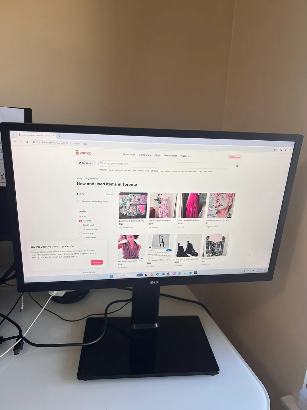 LG Monitor with Standing Desk Stand Riser & HDMI cable image indicator(4)