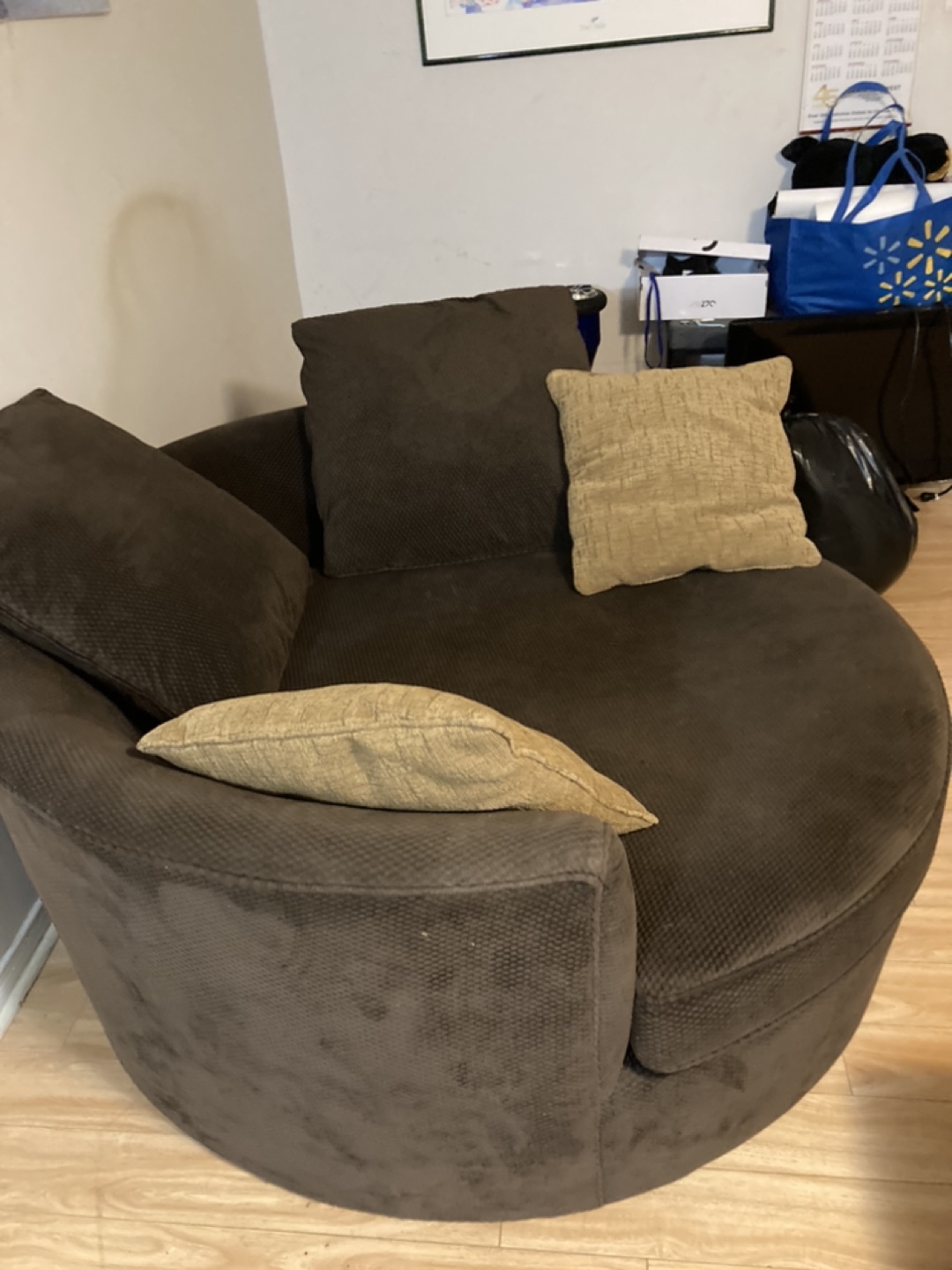 Round Swivel Armchair