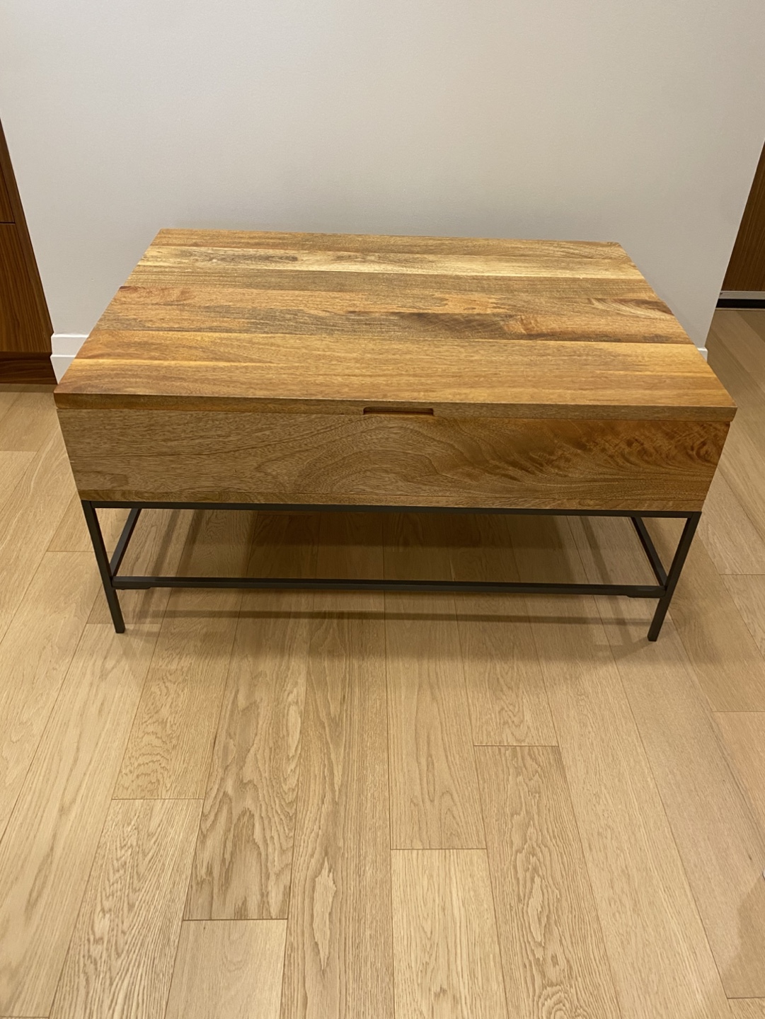 Lift-Top Coffee Table
