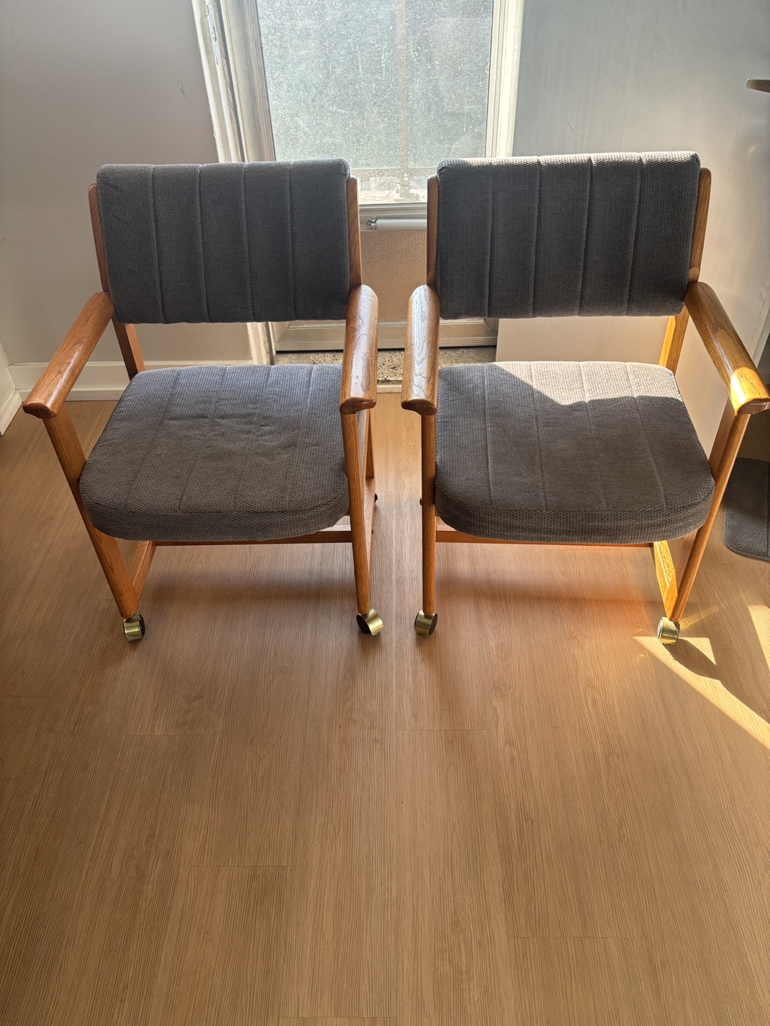 Set of 2 Mid Century Modern Rolling Armchairs - photo 2