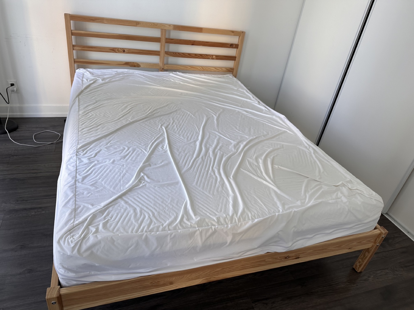 IKEA Queen Mattress - photo 4